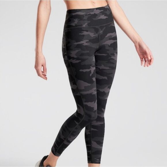 Athleta Ultimate Stash Pocket Drawstring Waist Camo 7/8 Length Yoga Leggings S - Picture 1 of 9